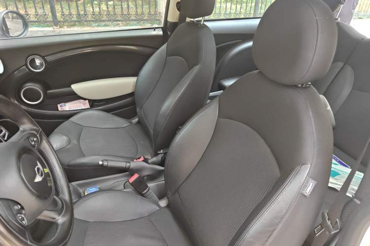Used MINI 2012 1.6T COOPER S Fun Left Rear Seat