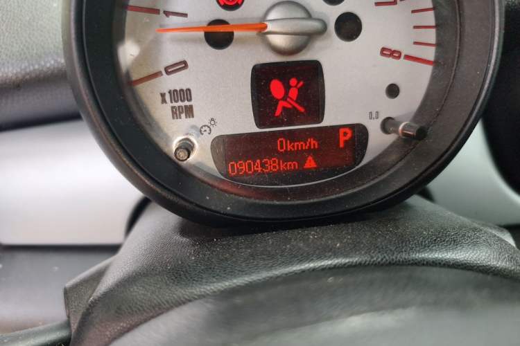 Used MINI 2012 1.6L COOPER Baker Street Odometer Close Up
