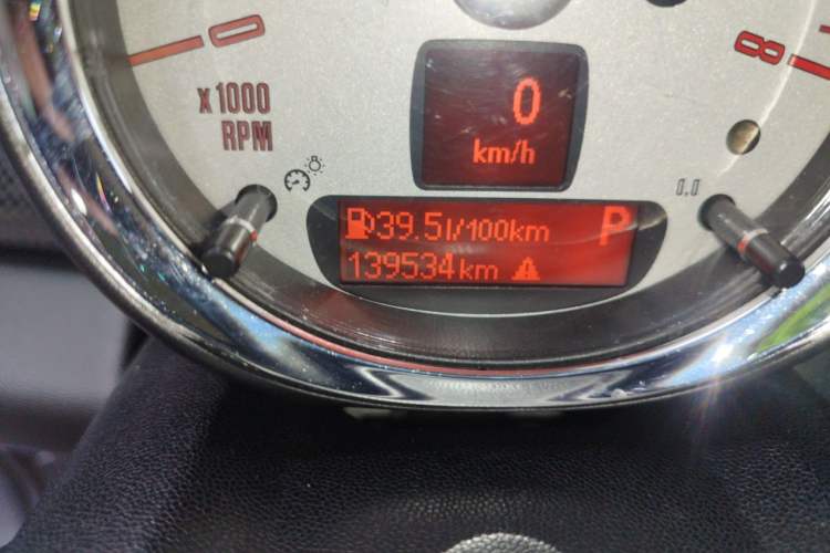 Used MINI 2012 1.6T COOPER S Bayswater Odometer Close Up