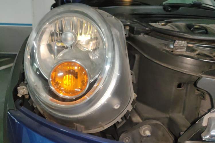 Used MINI 2012 1.6L COOPER Baker Street Right Front Headlight