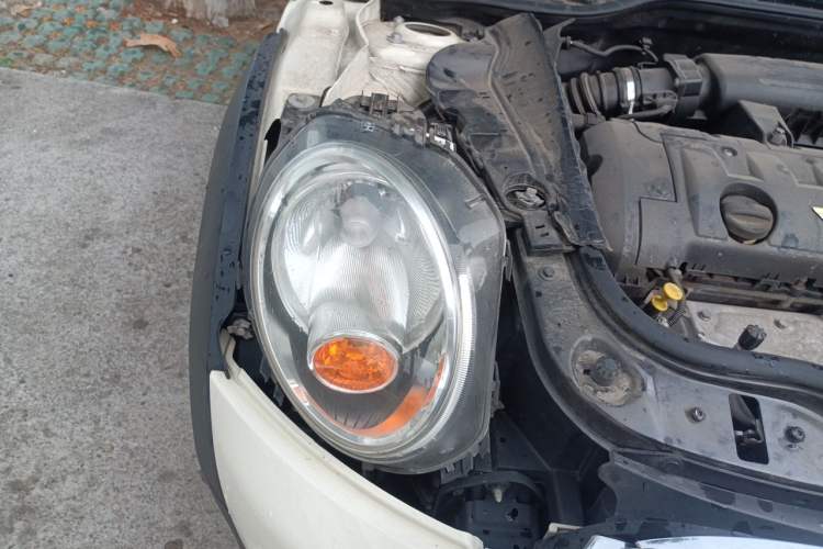 Used MINI 2012 1.6L COOPER Baker Street Right Front Headlight