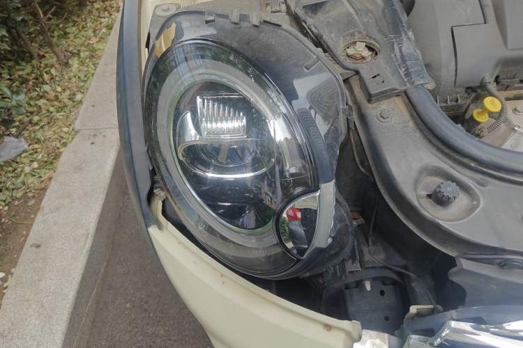 Used MINI 2012 1.6L COOPER Baker Street Right Front Headlight