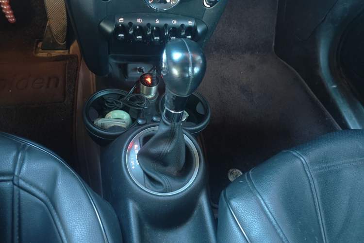 Used MINI 2012 1.6L COOPER Baker Street Gear Lever