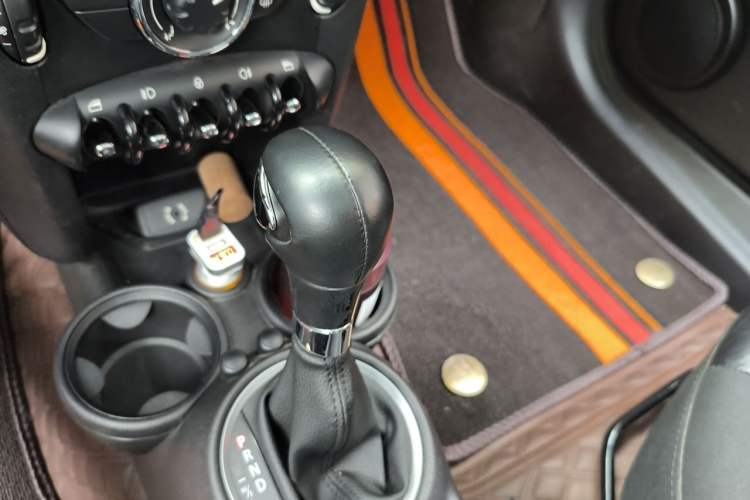 Used MINI 2012 1.6L COOPER Baker Street Gear Lever