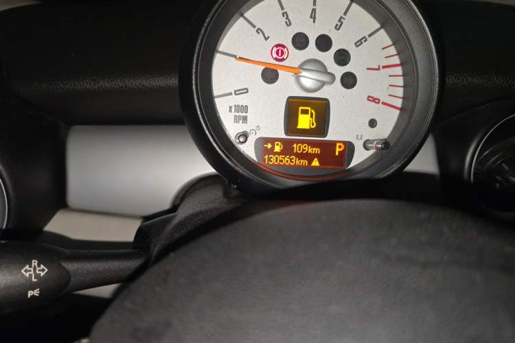 Used MINI 2012 1.6L COOPER Baker Street Odometer Close Up