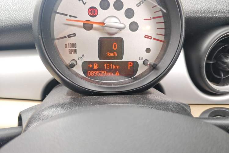 Used MINI 2012 1.6L COOPER Bayswater Odometer Close Up