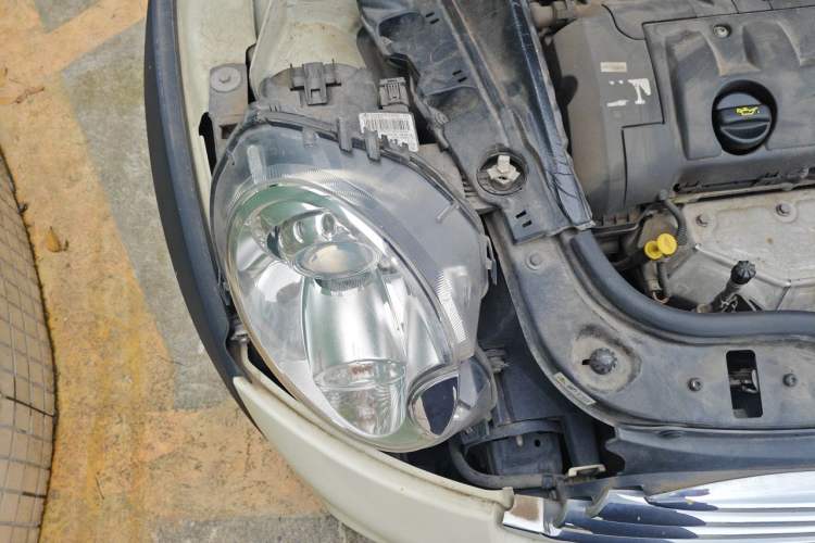 Used MINI 2012 1.6L COOPER Bayswater Right Front Headlight