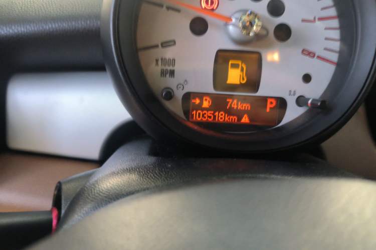 Used MINI 2012 1.6L COOPER Baker Street Odometer Close Up