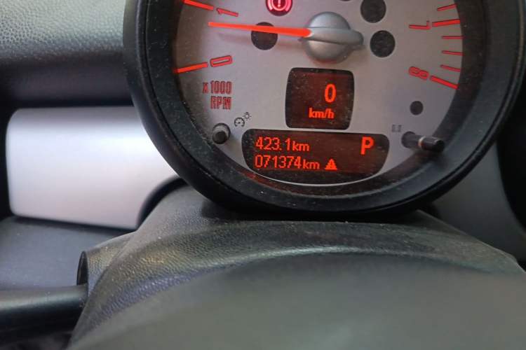 Used MINI 2012 1.6L COOPER Bayswater Odometer Close Up