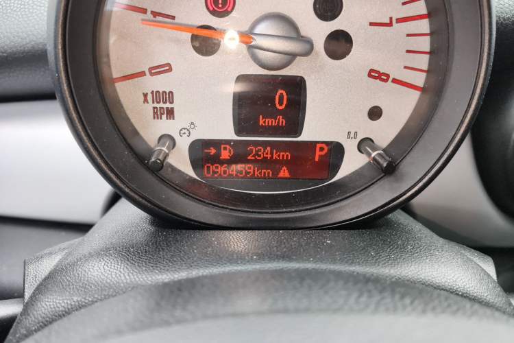 Used MINI 2012 1.6L COOPER Baker Street Odometer Close Up