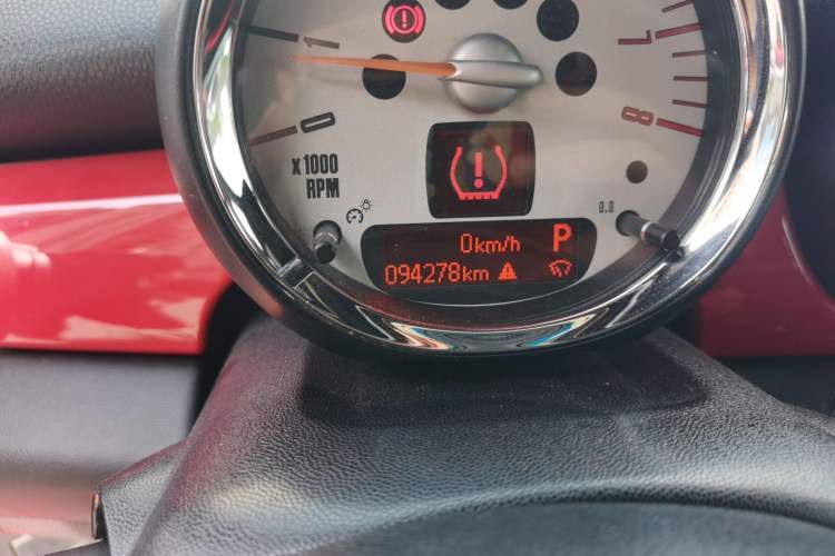 Used MINI 2012 1.6T COOPER S China Edition Odometer Close Up