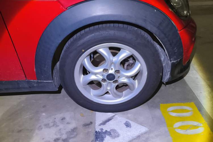 Used MINI 2012 1.6L COOPER Baker Street Right Front Wheel Hub