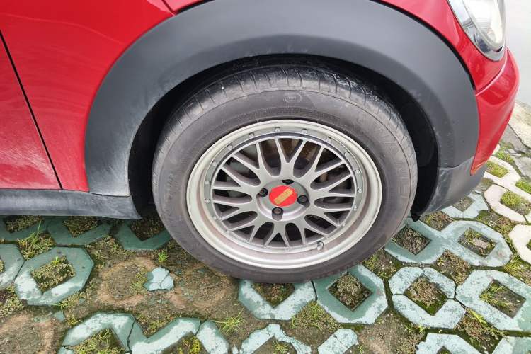 Used MINI 2012 1.6L COOPER Baker Street Right Front Wheel Hub