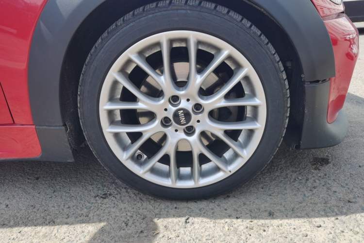 Used MINI 2012 1.6T COOPER S China Edition Right Front Wheel Hub