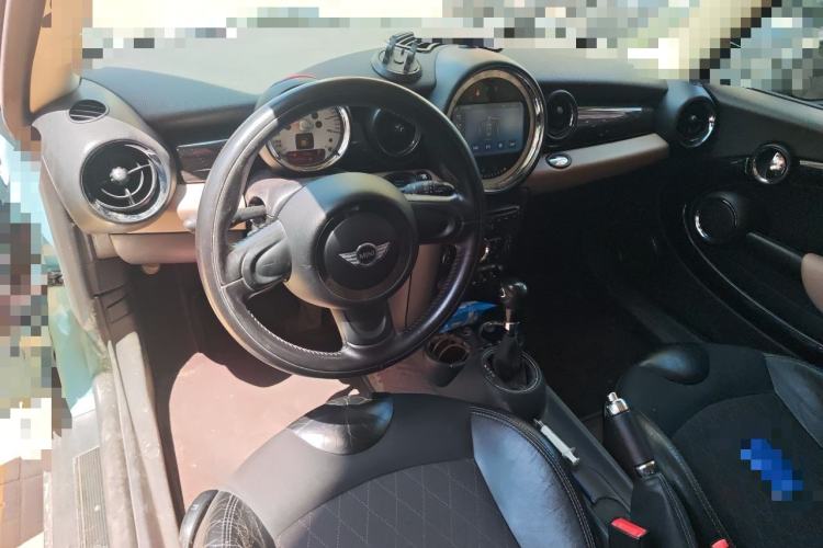 Used MINI 2012 1.6L ONE Baker Street Center Console