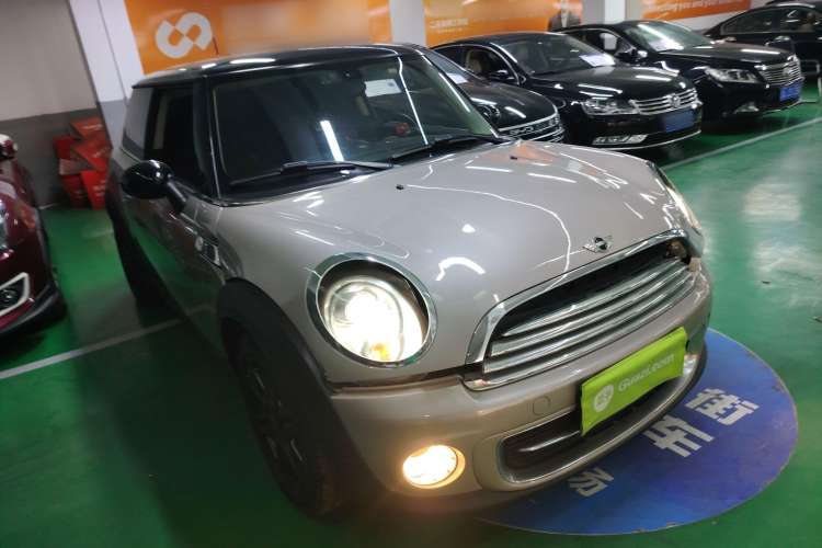 Used MINI 2012 1.6T COOPER S Bayswater Front Right 45 Deg