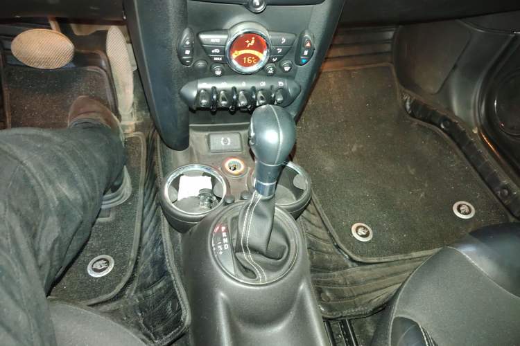 Used MINI 2012 1.6T COOPER S Bayswater Gear Lever