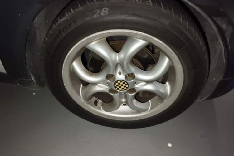 Used MINI 2012 1.6L COOPER Baker Street Right Front Wheel Hub