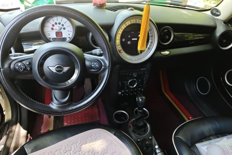 Used MINI 2012 1.6L COOPER Bayswater Center Console