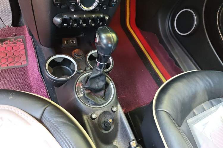 Used MINI 2012 1.6L COOPER Bayswater Gear Lever