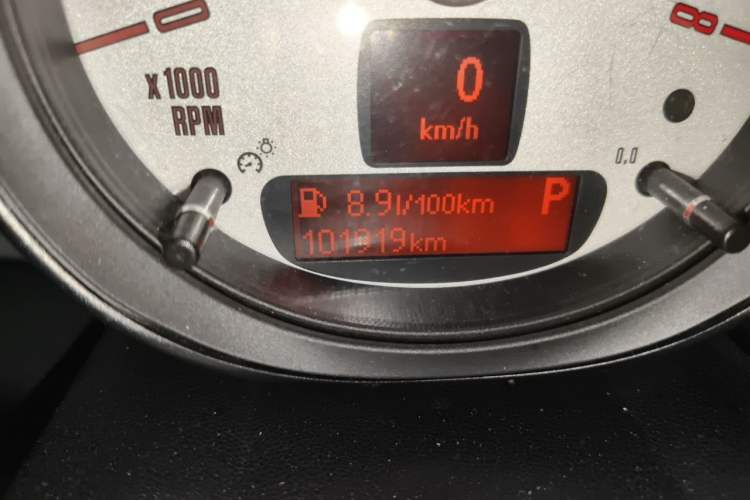 Used MINI 2012 1.6L COOPER Baker Street Odometer Close Up
