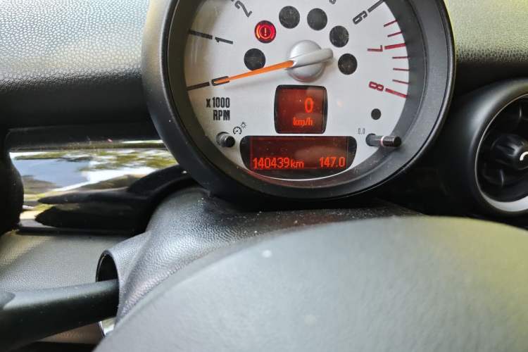 Used MINI 2012 1.6L COOPER Bayswater Odometer Close Up