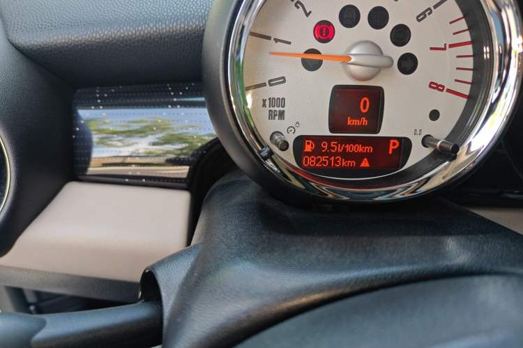 Used MINI 2012 1.6L COOPER Baker Street Odometer Close Up