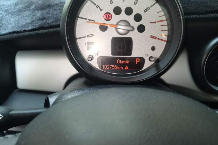 Used MINI 2012 1.6L COOPER Baker Street Odometer Close Up