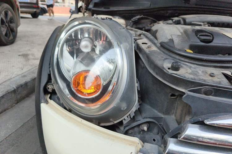 Used MINI 2012 1.6L COOPER Baker Street Right Front Headlight