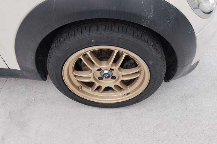Used MINI 2012 1.6L China Olympic Commemorative Edition Right Front Wheel Hub