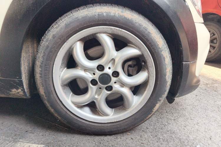 Used MINI 2012 1.6L COOPER Baker Street Right Front Wheel Hub