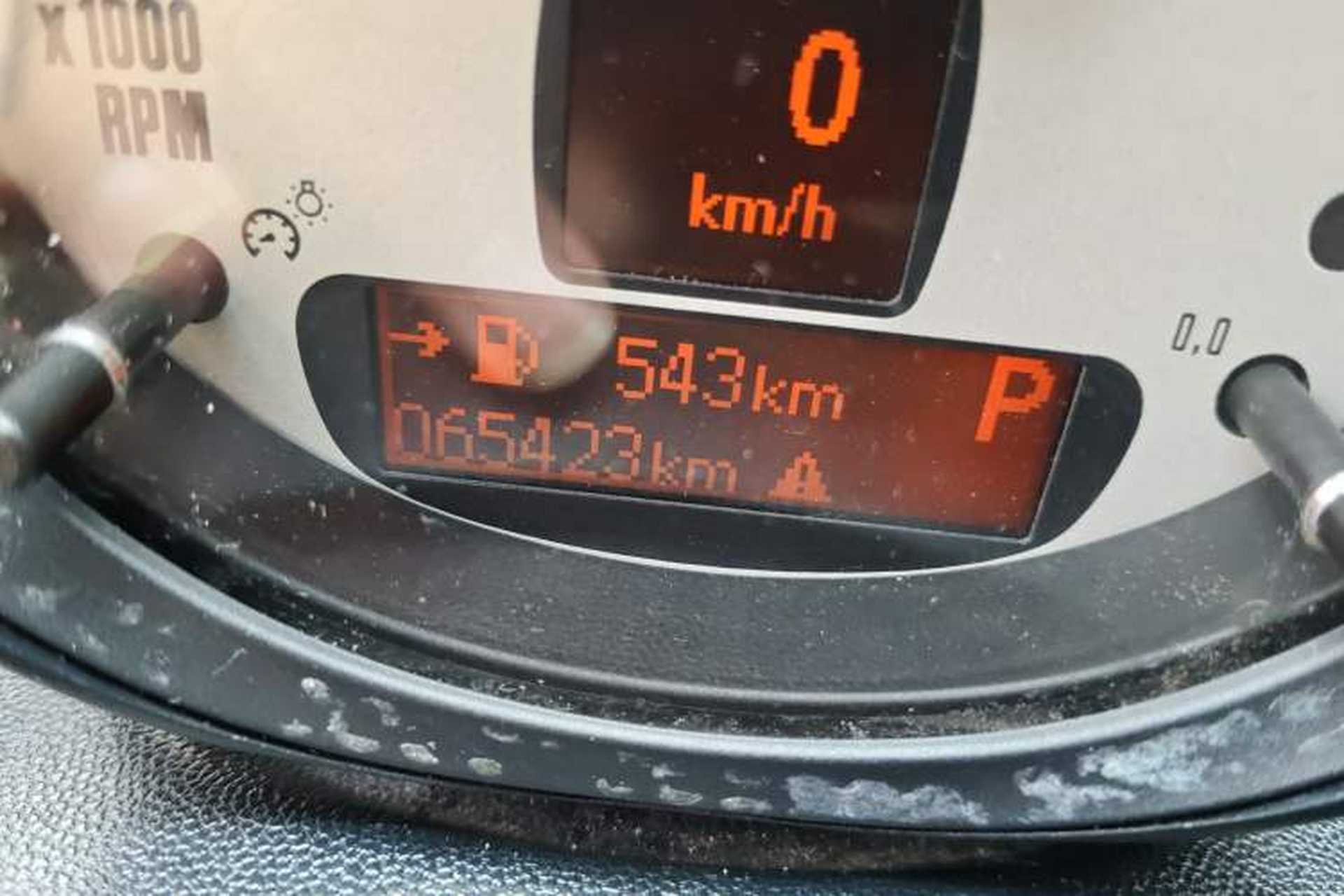 Used MINI 2012 1.6L COOPER Baker Street Odometer Close Up