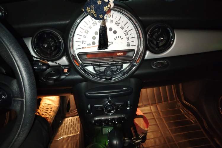 Used MINI 2013 1.6L ONE Limited Edition Third Version Audio And AC Panel