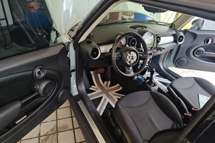 Used MINI 2013 1.6L ONE Limited Edition Second Version Driver Seat