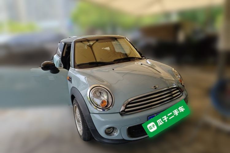 Used MINI 2013 1.6L ONE Limited Edition Second Version Front Right 45 Deg