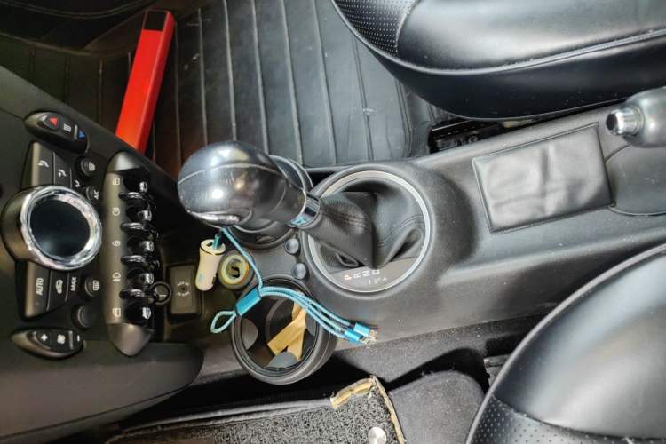 Used MINI 2013 1.6L ONE Limited Edition Second Version Gear Lever
