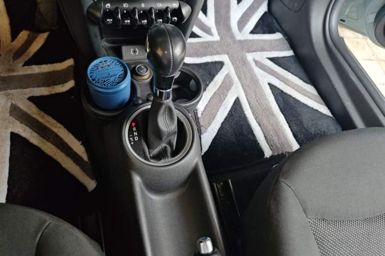 Used MINI 2013 1.6L ONE Limited Edition Second Version Gear Lever