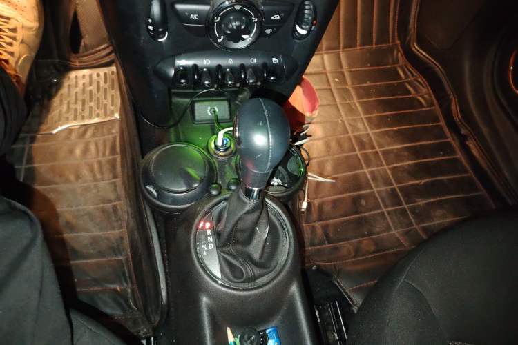 Used MINI 2013 1.6L ONE Limited Edition Third Version Gear Lever