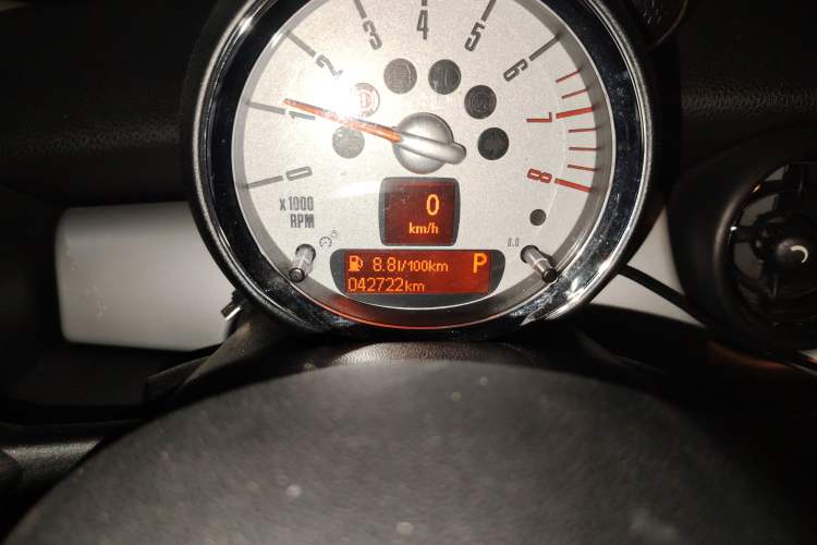 Used MINI 2013 1.6L ONE Limited Edition Third Version Odometer Close Up