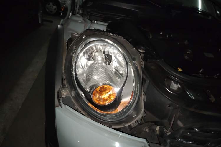 Used MINI 2013 1.6L ONE Limited Edition Third Version Right Front Headlight