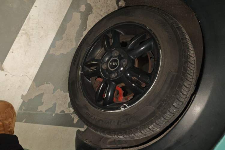 Used MINI 2013 1.6L ONE Limited Edition Second Version Right Front Wheel Hub