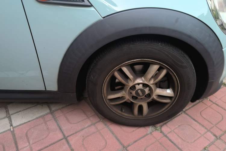 Used MINI 2013 1.6L ONE Limited Edition Second Version Right Front Wheel Hub