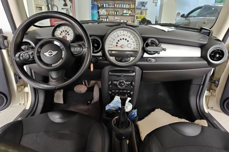 Used MINI 2013 1.6L ONE Limited Edition Third Version Center Console
