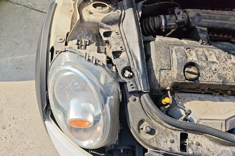 Used MINI 2013 1.6L ONE Limited Edition First Version Engine Bay Right