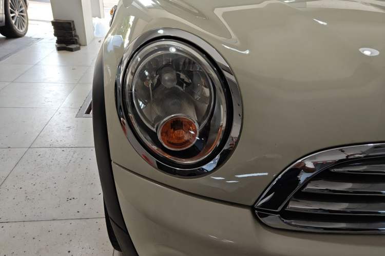 Used MINI 2013 1.6L ONE Limited Edition Third Version Right Front Headlight