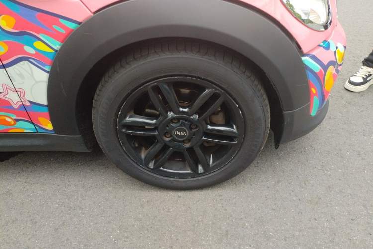 Used MINI 2013 1.6L ONE Limited Edition First Version Right Front Wheel Hub