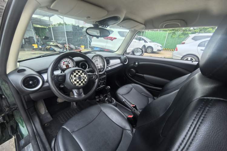 Used MINI 2013 1.6L ONE Limited Edition Second Version Interior 3
