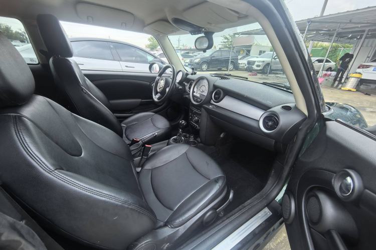 Used MINI 2013 1.6L ONE Limited Edition Second Version Interior 4