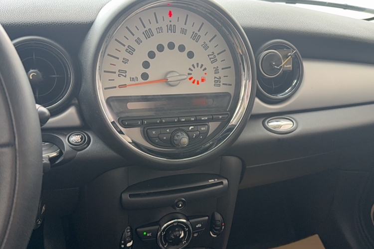 Used MINI 2013 1.6L ONE Limited Edition Third Version Audio And AC Panel