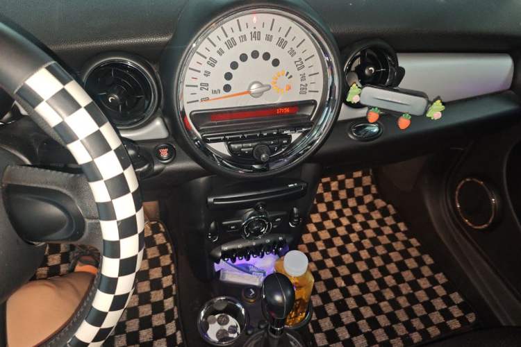 Used MINI 2013 1.6L ONE Limited Edition First Version Audio And AC Panel